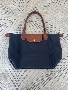 longchamp navy medium bag